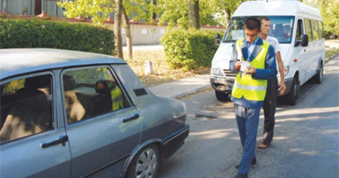 Transportatorii din Olt, traşi pe dreapta de poliţişti