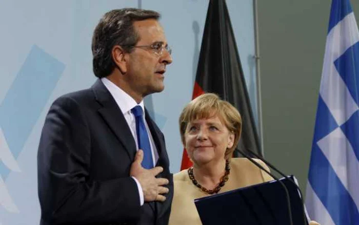 Premierul grec Antonis Samaras şi cancelarul german Angela Merkel, în cadrul discuţiei purtate la Berlin pe 24 august FOTO: Reuters