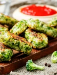 Chitelute de broccoli la cuptor  Sursa foto shutterstock 396427753 jpg