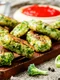 Chitelute de broccoli la cuptor  Sursa foto shutterstock 396427753 jpg