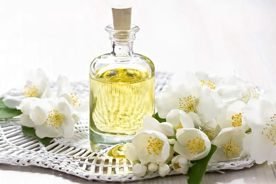 04 Jasmine Essential Oils for a Sizzling Sex Life 285759122 IngridsI 760x506 jpg jpeg