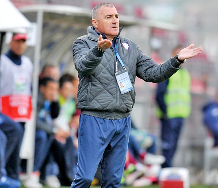 
    În locul lui Grigoraş   pentru ultimele două  etape, la Timişoara  a venit Ionuţ Popa  