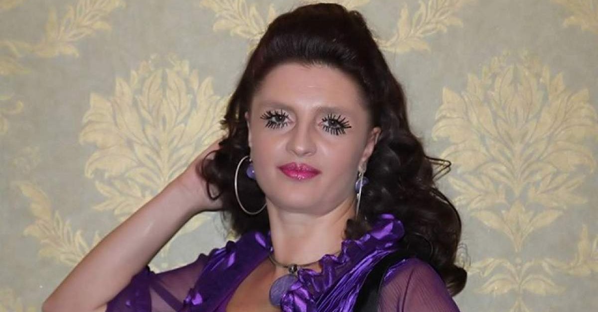 Vedetele române, siluete de invidiat la piscină: Cornelia Dansatoarea și Anda Adam