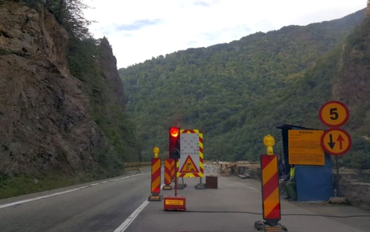 Zonă cu restricţii de circulaţie pe DN 7 / E 81, Valea Oltului, în judeţul Vâlcea, Foto Adevărul