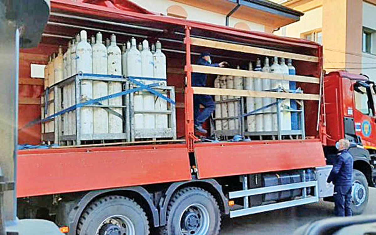Oxigenul, fundamental pentru tratarea multor pacienţi cu formă agresivă a bolii