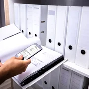 mana telefon documente secrete fiset shutterstock 1149189446 jpg