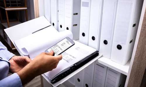 mana telefon documente secrete fiset shutterstock 1149189446 jpg