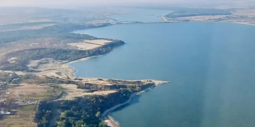 Ministerul Mediului supraveghează debitul Dunării din Elicopter Foto Facebook Ministerul Mediului (8) jpg