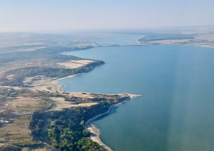 Dunărea,  a fost supravegheată din elicopter de ministrul mediului - Foto Facebook Mircea Fechet