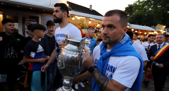 Corvinul, câștigătoarea din sezonul trecut, a fost eliminată din această ediție. Foto Adevărul