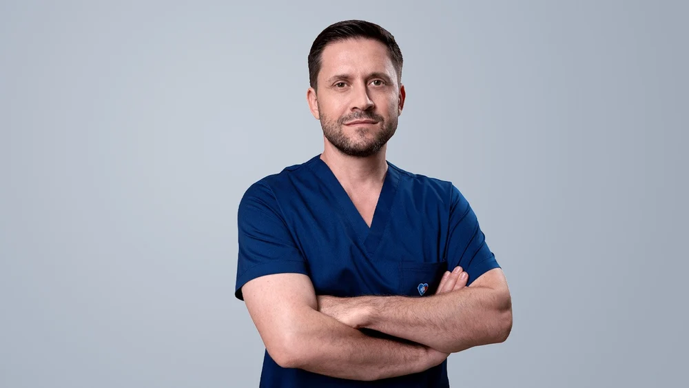 Succes spectaculos: fibrom gigant operat ca o naștere de dr. Gică Gheorghe, de la MedLife