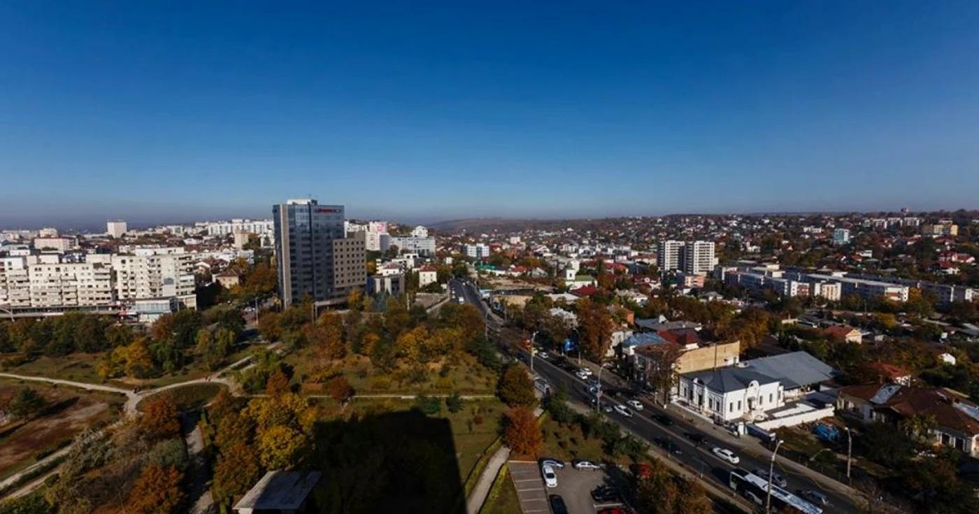 Strada Elena Doamna spre intersecţia cu Bulevardul A.Panu FOTO Facebook Mihai Chirica