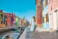 Italia  Insula Burano din laguna veneţiană este o adevărată inspiraţie pentru pictorii peisagişti jpeg