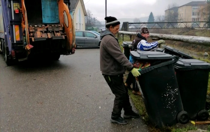 Operatorul de salubrizare şi-a reluat activitatea în judeţul Hunedoara.