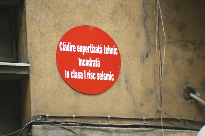 De pe unele blocuri a dispărut bulina roșie