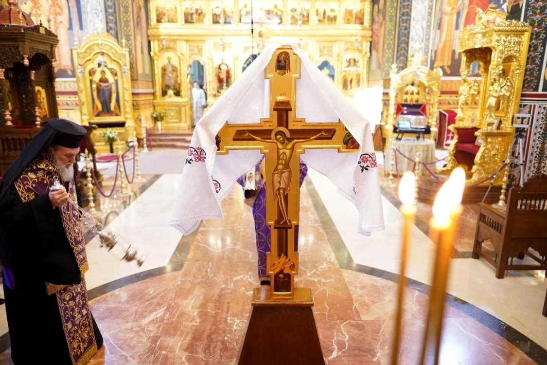 În Vinerea Mare, în biserici are loc denia Prohodului FOTO Episcopia Sloboziei şi Călăraşilor