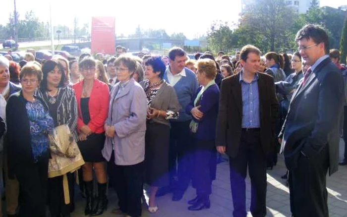 Angajaţii Finanţelor Publice Locale au protestat ieri şi astăzi