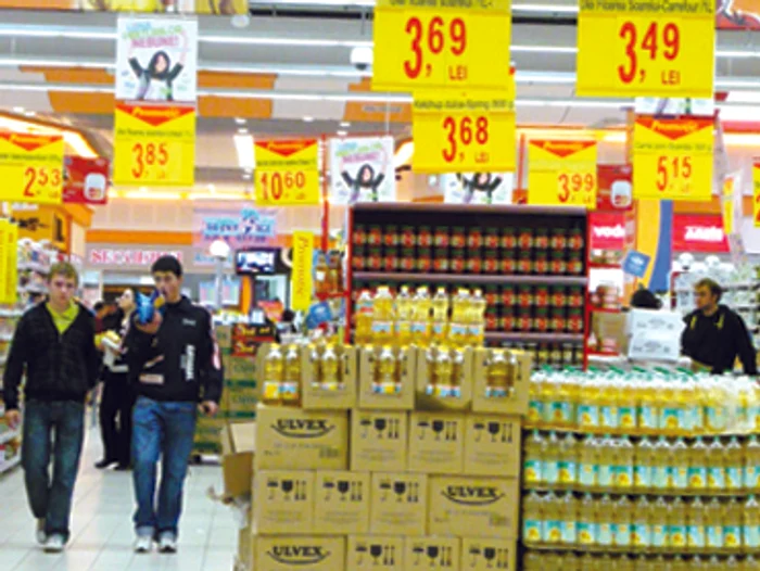 Suceava: Buticarii trăiesc de pe urma hipermarketului