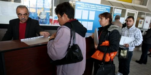Sute de ialomițeni se află în căutarea unui loc de muncă