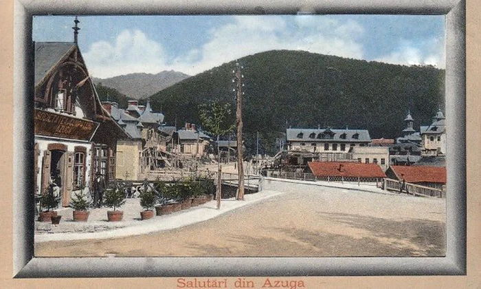 Stradă din Azuga. Carte poștală din perioada interbelică  (© iMAGO Romaniae)