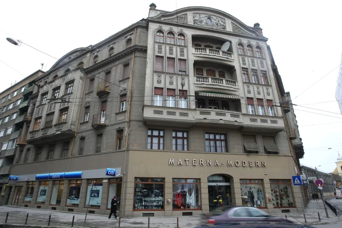 În clădirea Materna, aflată lângă Opera Timişoara, clanul ţigănesc Seifert are un apartament imens