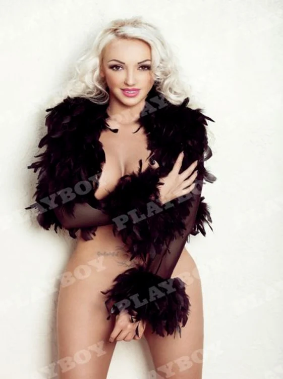 Alexandra Harra, goală în «Playboy România»