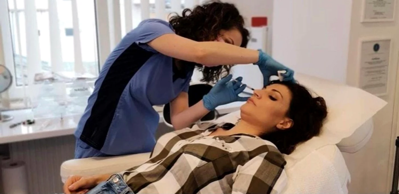 Ioana Ginghină, în vizită la medicul ei, Daniela Diveică Foto: Arhivă personală