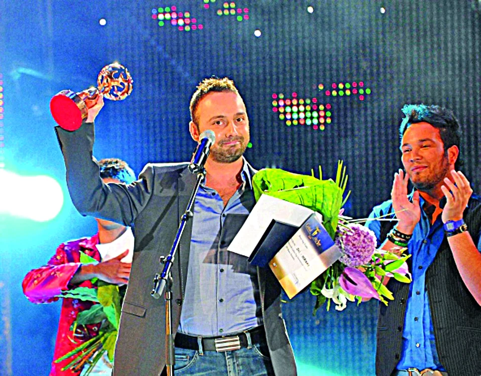 
    Ovi de Botoşani a luat «Cerbul de Bronz» pentru Norvegia  