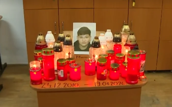 Băiatul a fost lovit în cap cu o toporișcă