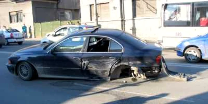 Accidentele s-au produs pe fondul neatenţiei în conducere.