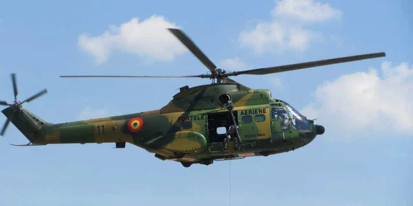 Escadrila de Elicoptere Timişoara a făcut spectacol de Ziua Forţelor Aeriene