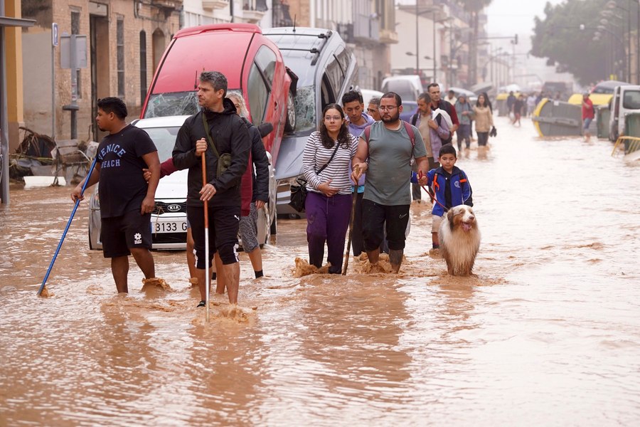 Spania, devastată de viituri ucigașe. Cel puțin 51 de persoane au murit. În zona afectată locuiesc mulți români
