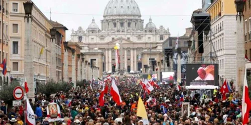 ceremonia de canonizare de la vatican foto