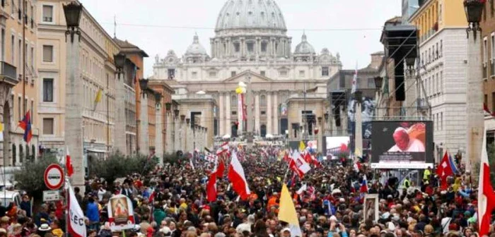 ceremonia de canonizare de la vatican foto