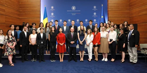 Bogdan Aurescu i-a primit la sediul MAE pe stagiarii din cadrul Programului Oficial de Internship al Guvernului României FOTO: MAE