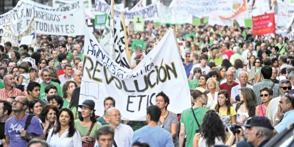 Profesorii spanioli au protestat faţă de tăierea bugetului pentru Educaţie