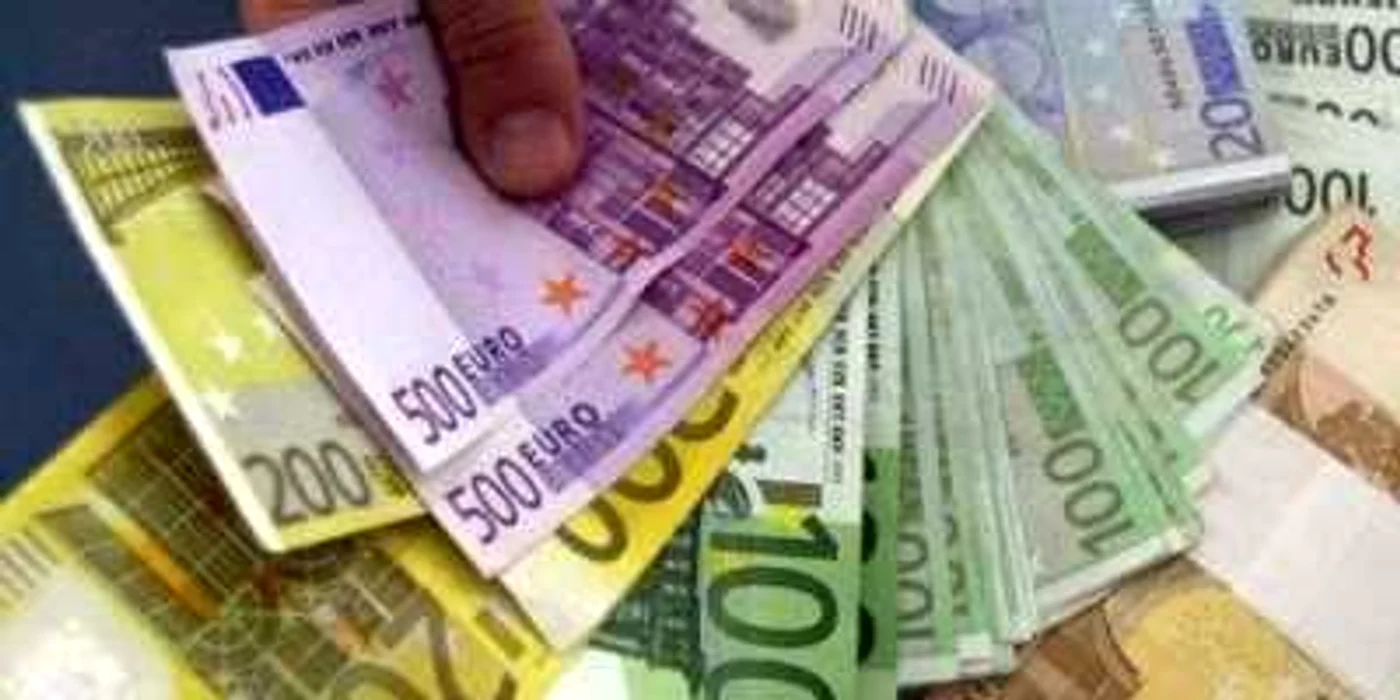 149.000 de italieni câştigă 12.500 de euro pe lună  