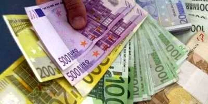 149.000 de italieni câştigă 12.500 de euro pe lună  