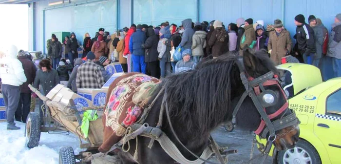 Primăria Bârlad oferă alimente reci de Paşte, în loc de hrană caldă