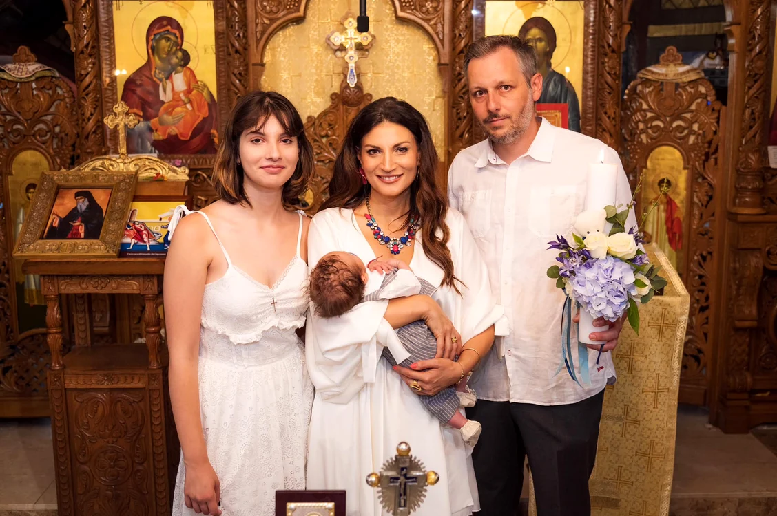 Ioana Ginghină cu fiica ei și viitorul soț