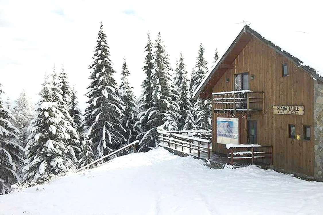 
    Bucurie mare pentru cabanieri. Minivacanța de 1 Decembrie va umple stațiunilefoto: Click!  