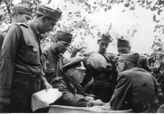 Ofiţeri români şi germani la Stalingrad. Foto Profimedia
