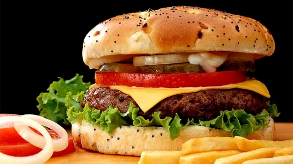 Hamburgerul, chifteluţa americană cu nume nemţesc jpeg
