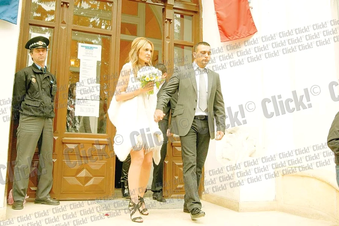 Maria Marinescu (33 de ani) şi Frank Colin (40 de ani) s-au căsătorit în 2009 şi au împreună un băieţel (Foto: click!)