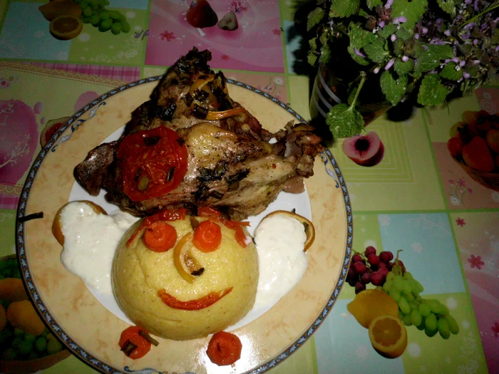 
    Friptură de miel cu legume  