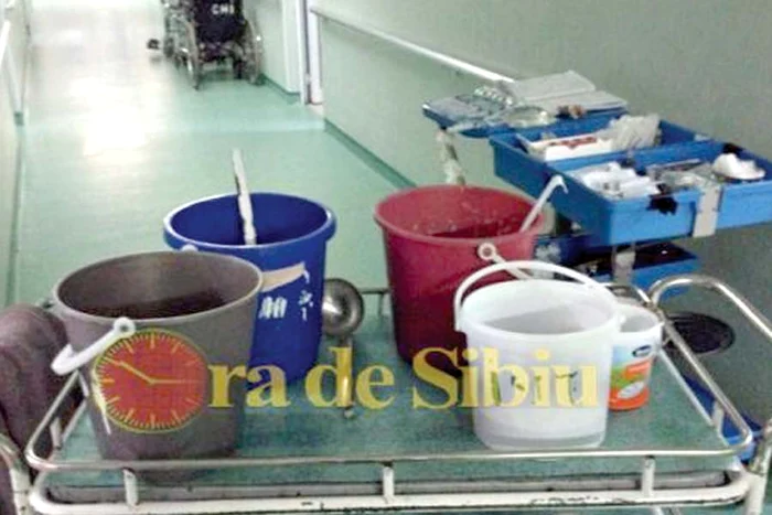 De ieri, chiar şi angajatelor  din spital le este  drag să servească masa (FOTOGRAFII: Olimpia Man)