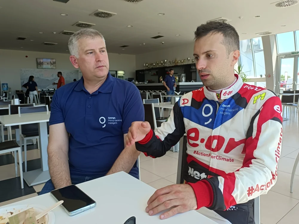 Dominic Marcu pilot raliu şi cu Adrian Stanciu Expert Marketing BCR FOTO Adrian Pogîngeanu