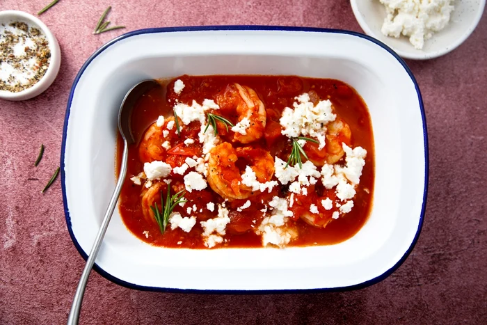 creveti saganaki shutterstock 2103993350 jpg