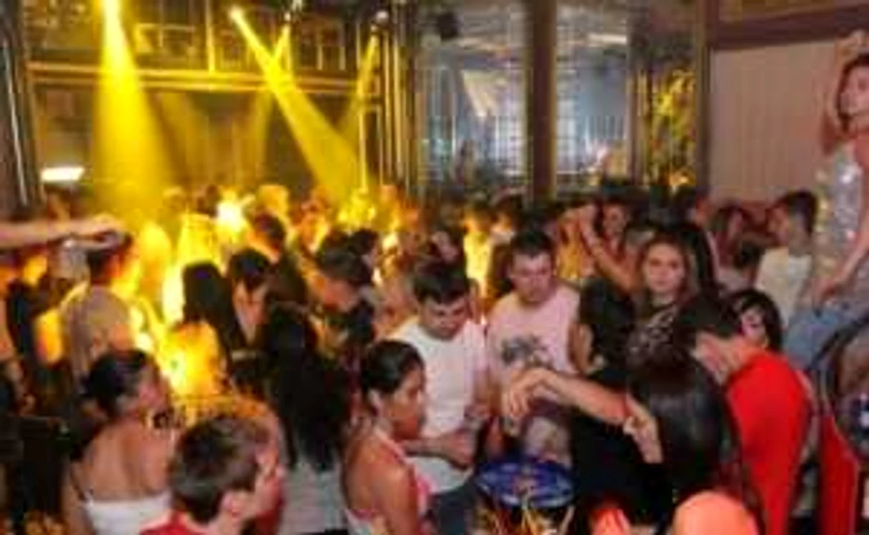 Atmosfera din cluburi va fi incendiară