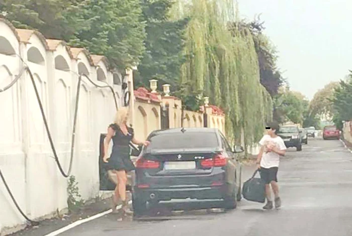 Fosta iubită a venit la poarta lui Piţurcă extrem de sexy, cu o rochie scurtă de-o palmă